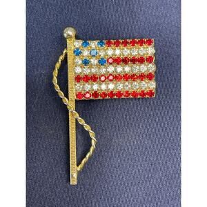 Vintage American Flag Brooch Pin Rhinestone Gold Tone Patriotic Collectible